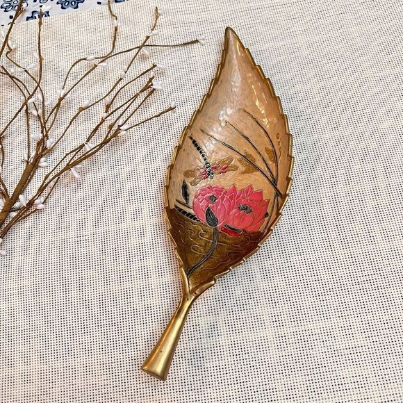 Vintage Brass & Enamel Leaf Trinket‎ Multipurpose Dish Embossed Floral Dragonfly - Picture 1 of 6
